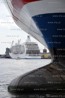 Wycieczkowiec Seven Seas Voyager jest drugim najwiekszym...