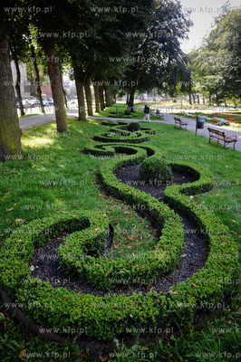 Slupsk. Park przy ulicy Wojska Polskiego.
06.09.2011
fot....