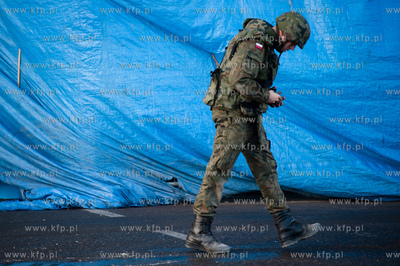 Gdansk. Saperzy wywoza pocisk mozdziezowy znaleziony...
