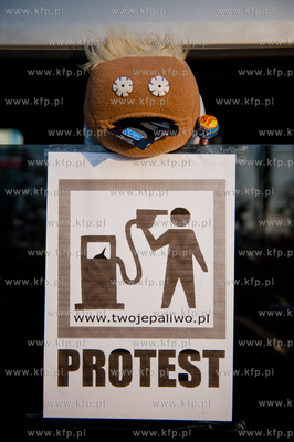Gdansk. Protest kierowcow przeciwko rosnacym cenom...