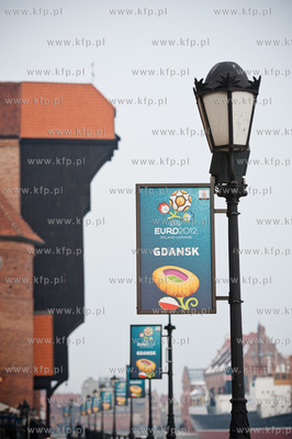 Gdansk. Niskie temperatury skuly lodem wody Motlawy....