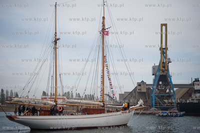 Gdansk. Stocznia Remontowa. Prezentacja zaglowca STS...