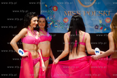 Gminny Dom Kultury w Pierwoszynie. Gala Finalowa Miss...