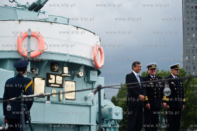 Gdynia. Nabrzeze Pomorskie. Historyczny niszczyciel...
