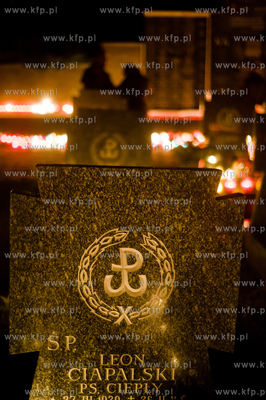 Gdansk. Cmentarz Lostowicki. Swieto Zmarlych. Nz kwatera...