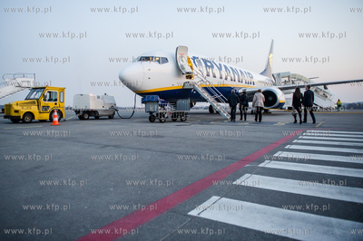 Linia Lotnicza Ryanair oraz Port Lotniczy Gdansk in....