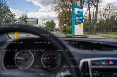 Sopot. Ul. Bitwy pod Plowcami. Nowe witacze zamontowane...