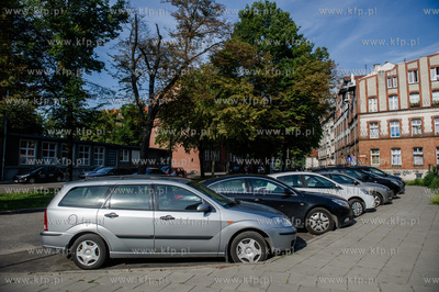 Gdansk. Ul. Osiek. Wprowadzona strefa platnego parkowania.
03.08.2015
fot....