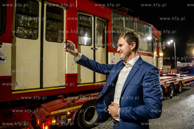 Gdansk. Dolne Miasto. Operacja ustawiania zabytkowego...