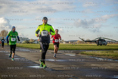 49 Baza Lotnicza w Pruszczu Gdańskim. Bieg Niepodległości.
12.11.2016
fot....