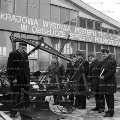 Wystawa maszyn rolniczych na terenie Zakladow Doswiadczalnych...