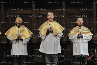 Msza krzyzma w katedrze pelplinskiej,pod przewodnictwem...