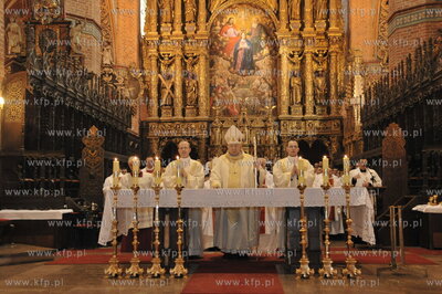 Msza krzyzma w katedrze pelplinskiej,pod przewodnictwem...