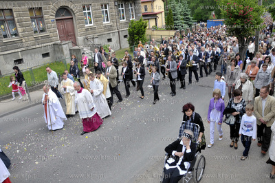 Procesja Bozego Ciala przeszla ulicami Pelplina.  03.06.2010...