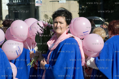 Marsz rozowej wstazki przeszedl ulicami Gdyni z okazji...