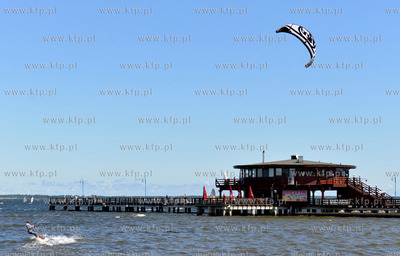 Wakacje w Pucku. Kitesurfing 20.07.2013 fot. Andrzej...