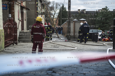 Pozar mieszkania w Pelplinie przy ulicy Mickiewicza....