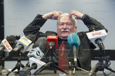 Gdańsk. Konferencja Lecha Wałęsy w sprawie swojej...