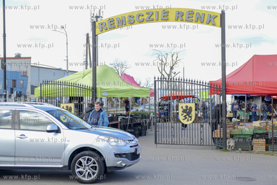 Rumia. Sobota - dzien targowy na rumskim targowisku...