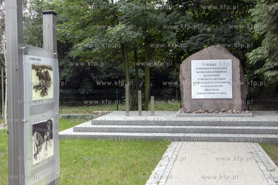 Obelisk ku czci zmarłych i zamordowanych więźniarek...