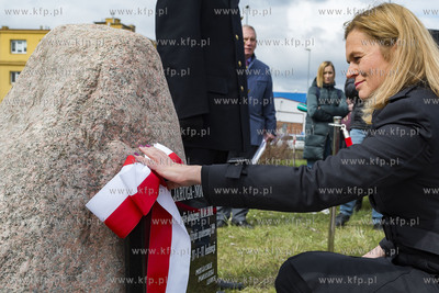 Gdynia. 9. rocznica katastrofy smoleńskiej. Uroczystość...