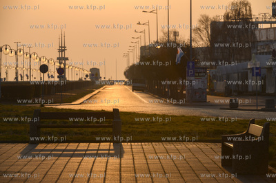 Gdynia. Skwer Kościuszki o poranku. 28.03.2020 Fot....