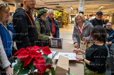 Gdańsk, Centrum Handlowe Manhattan. Spotkanie promocyjne...