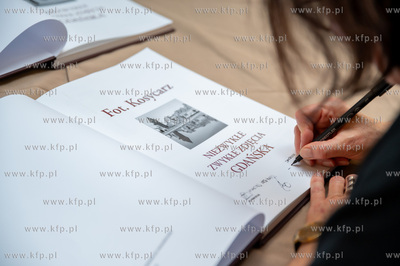 Gdańsk, Centrum Handlowe Manhattan. Spotkanie promocyjne...