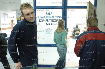 Michal Tusk zdal egzamin na prawojazdy kategorii D...