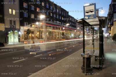 Gdynia, ul. Swietojanska. 19.06.2006 fot. Wojtek Jakubowski...
