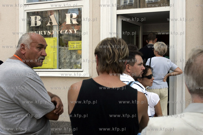 Kolejka do Baru Turystycznego jak za dawnych czasow....