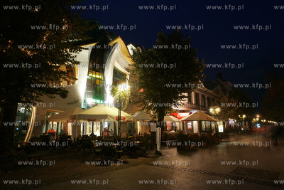 Jesienny Sopot wieczorowa pora, ul. Bohaterow Monte...