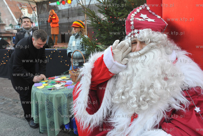 Swiateczne wigilijne spotkanie mieszkancow i wladz...