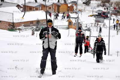 Stok narciarski w Przywidzu na Kaszubach. Na miejscu...
