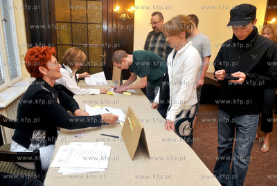 Wybory prezydenckie 2010. Obwodowa Komisja Wyborcza...