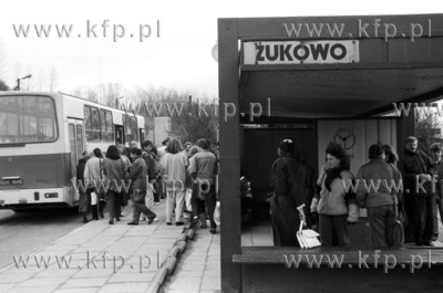 Przystanek autobusowy PKS w Zukowie na Kaszubach na...