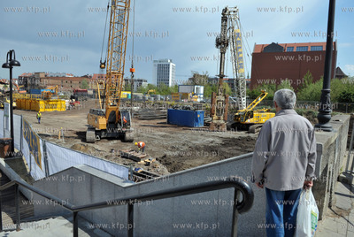 Gdansk. Wyspa Spichrzow. Uroczystosc wmurowania kamienia...