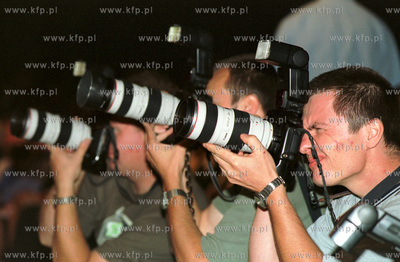 Sopot Festiwal. Fotoreporterzy w trakcie pracy. 23.08.2002...