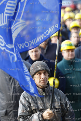Gdynia. Stocznia Gdynia S.A.. Wiec zorganizowany przez...