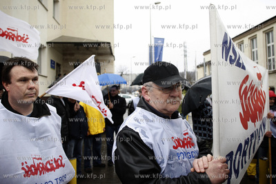 Gdynia. Demonstracja pracownikow  WUZ Przedsiebiorstwa...
