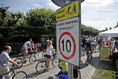 Sopot. FLASHMOB rowerzystów w zwiazku z ograniczeniem...