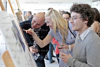 Uroczystosc prezentacji efektu pracy studentow i profesorow...