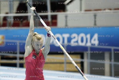 Trening skoczkini o tyczce Anny Rogowskiej, przed rozpoczynajcymi...