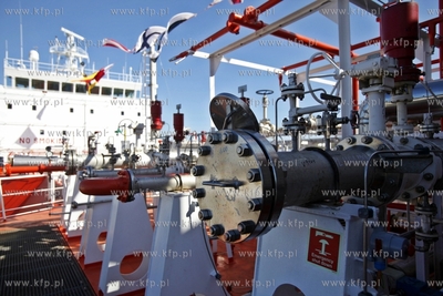 Stocznia Gdansk. Uroczystosc chrztu statku SYN ANTARES....