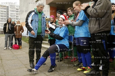 Gdansk Zaspa. Pilkarski turniej dzikich druzyn Do przerwy...