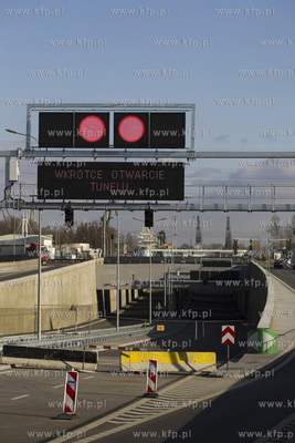 Gdańsk Letnica. Przygotowania do otwarcia tunelu pod...