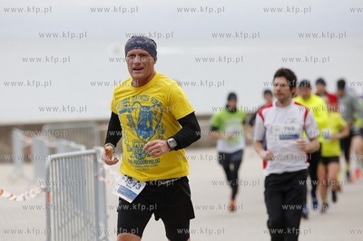 Gdynia. Bieg Europejski. Nz. biegacze na bulwarze nadmorskim.
07.05.2017
fot....