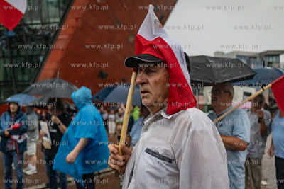 Protest pod Muzeum II Wojny Światowej przeciwko usunięciu...