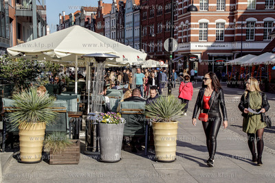 Weekend bez maseczek i z otwartymi ogródkami restauracji...