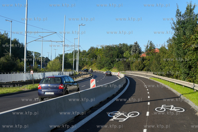 Ekostrada - nowa droga rowerowa w al. Armii Krajowej...